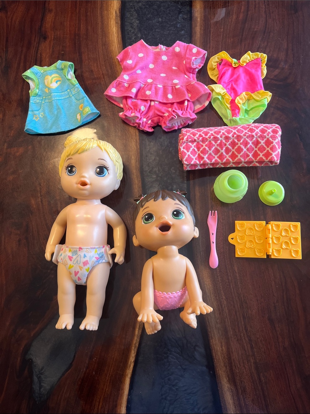 Baby Dolls Playset with Pink and Green Outfits